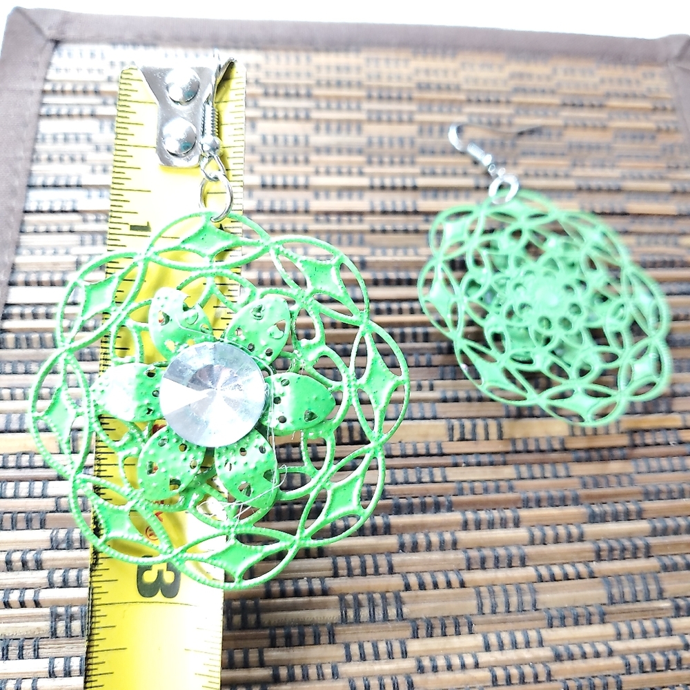E342 Green Abstract Flower Statement Earrings - Picture 3 of 7